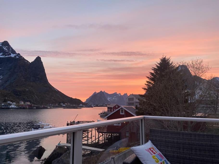Reine Retro Villa - Cozy Villa With A Fantastic View Экстерьер фото
